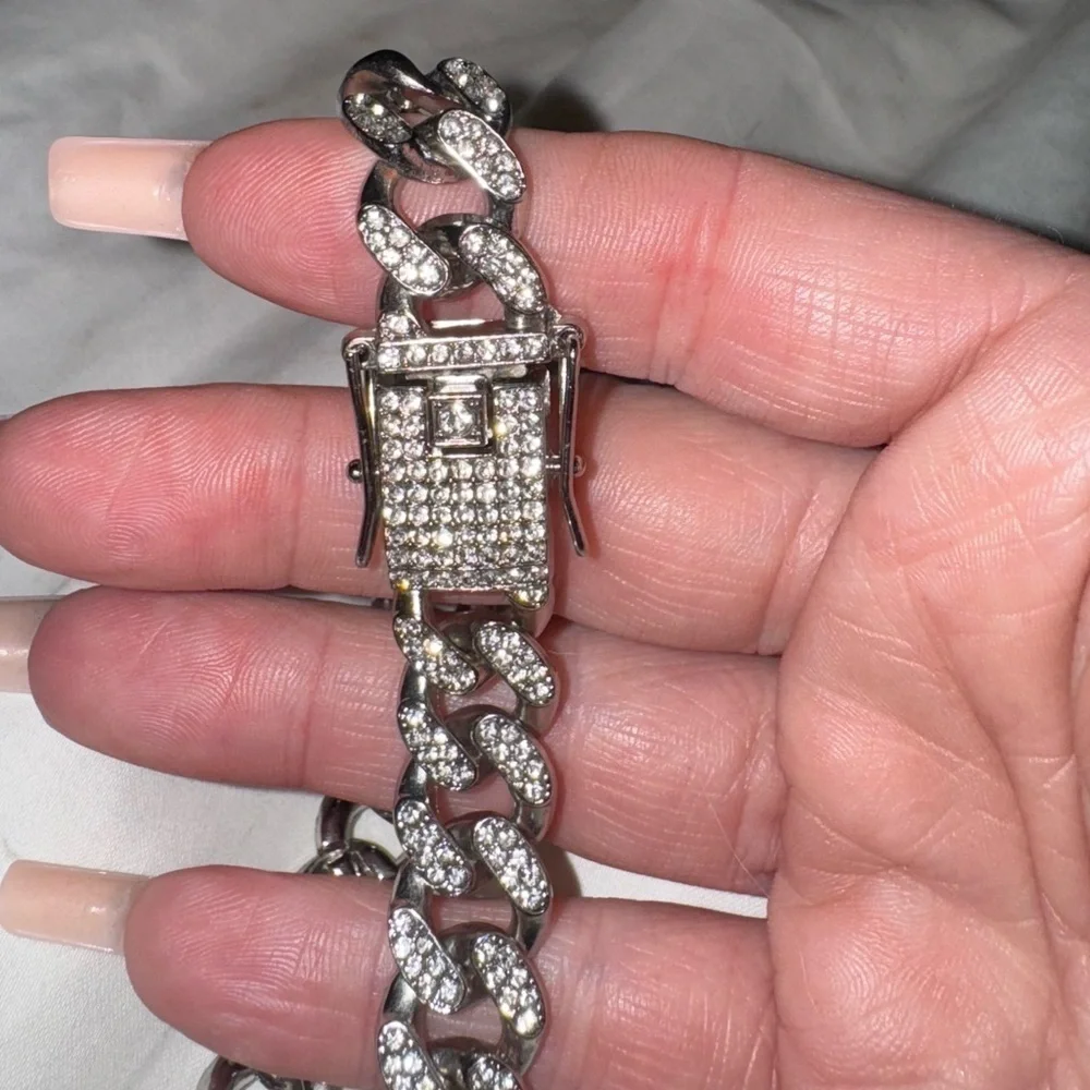 - CUBAN LINK ICED OUT SILVERTONE & ROSE GOLD DOG COLLARS XS 11”